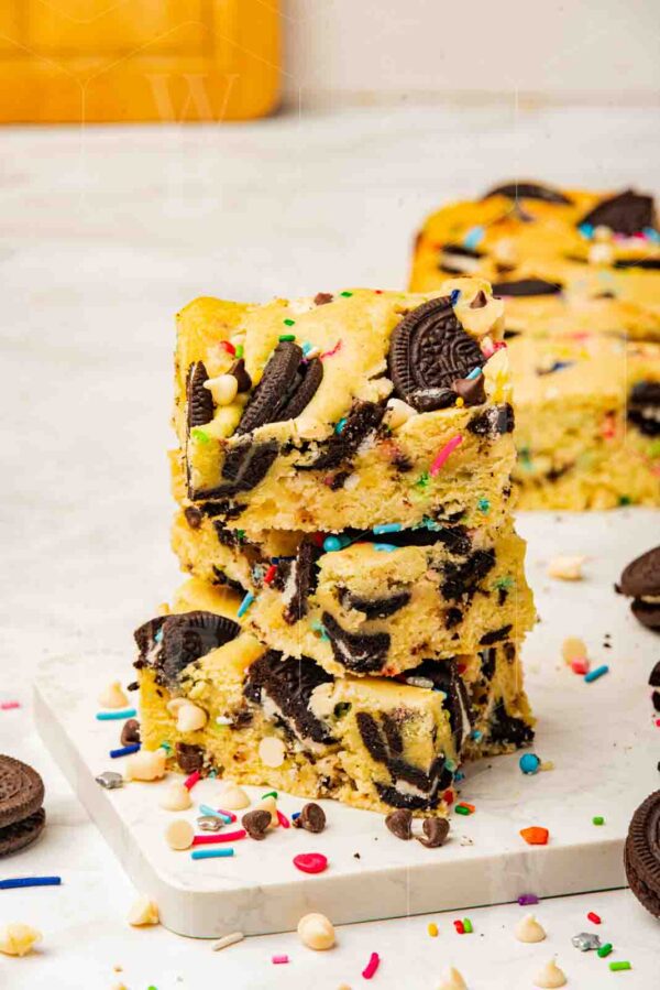Sprinkles Party Blondies - Image 13