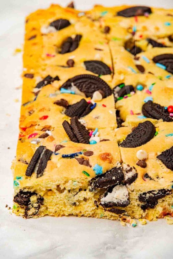 Sprinkles Party Blondies - Image 15