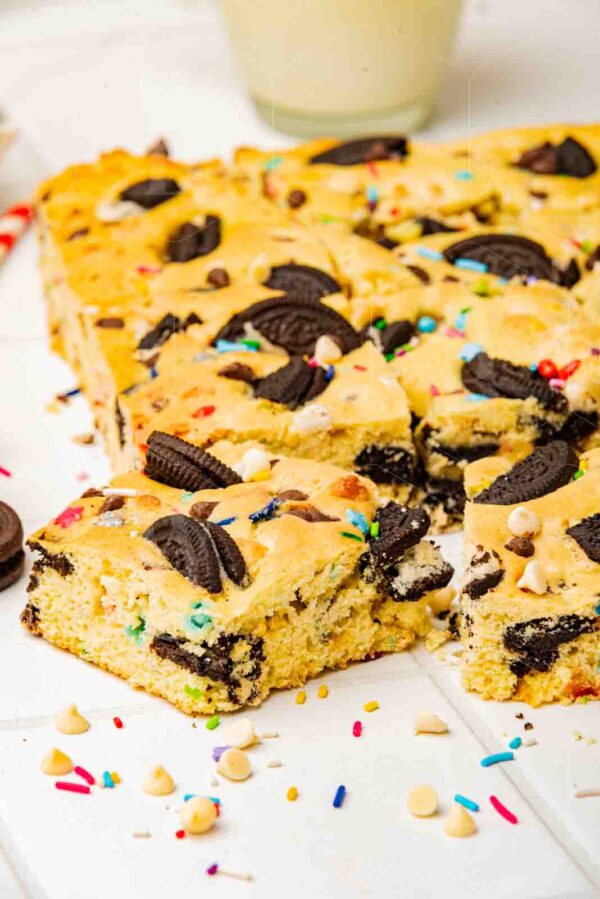 Sprinkles Party Blondies - Image 20