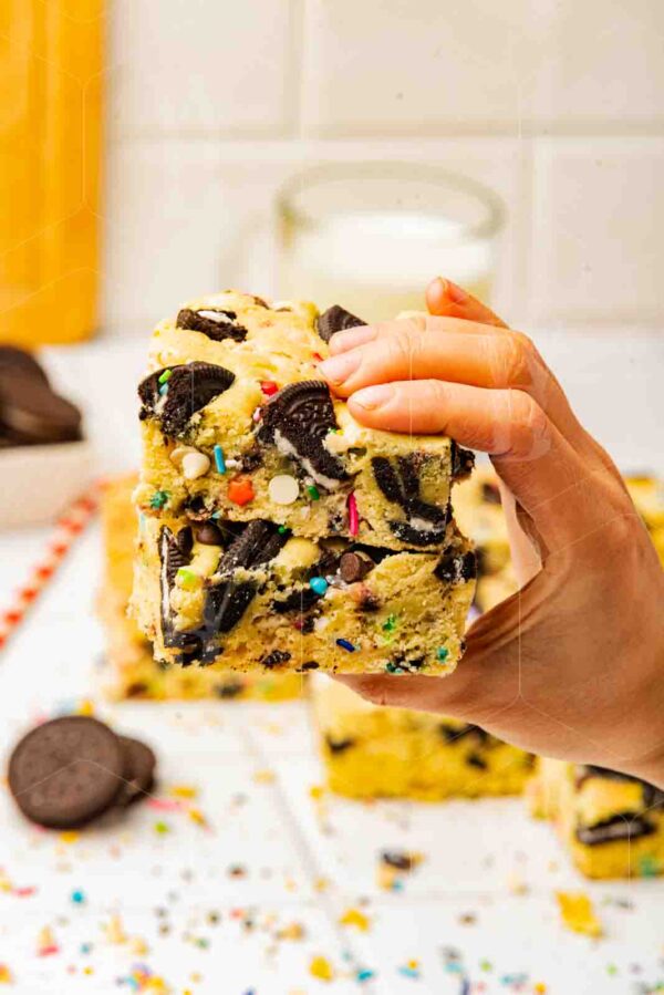 Sprinkles Party Blondies - Image 39