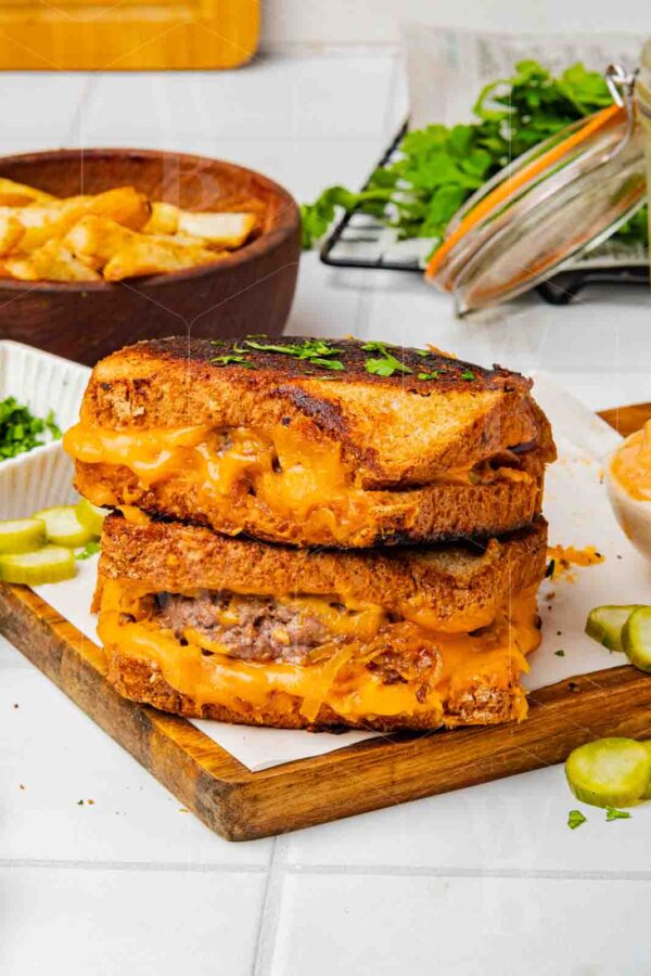 Classic Patty Melt with Caramelized Onions & Thousand Island Sauce - Image 5