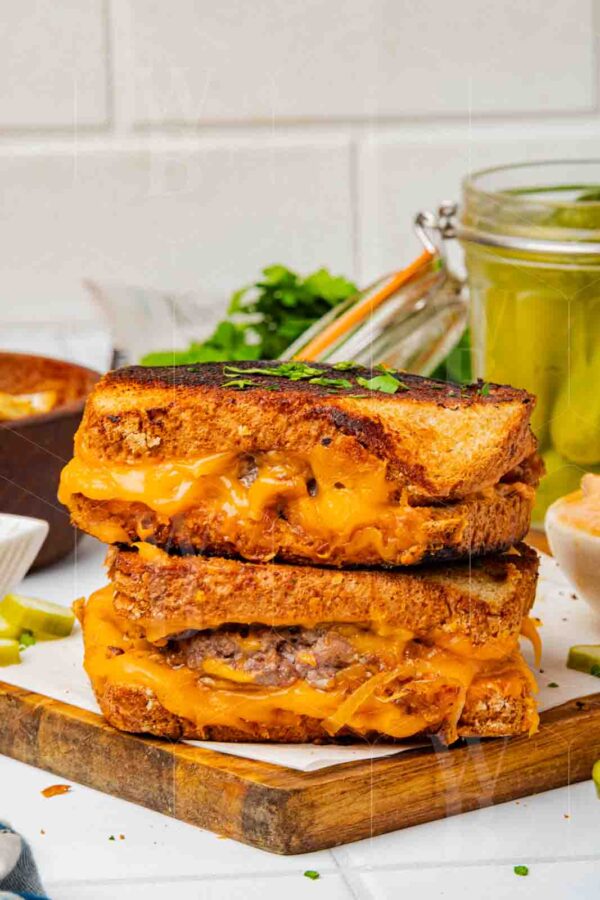 Classic Patty Melt with Caramelized Onions & Thousand Island Sauce - Image 6