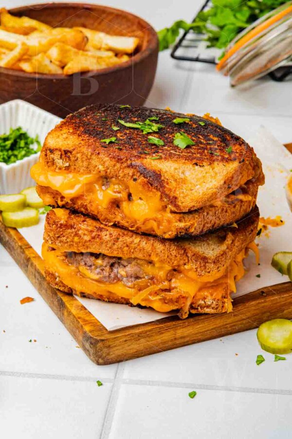Classic Patty Melt with Caramelized Onions & Thousand Island Sauce - Image 7
