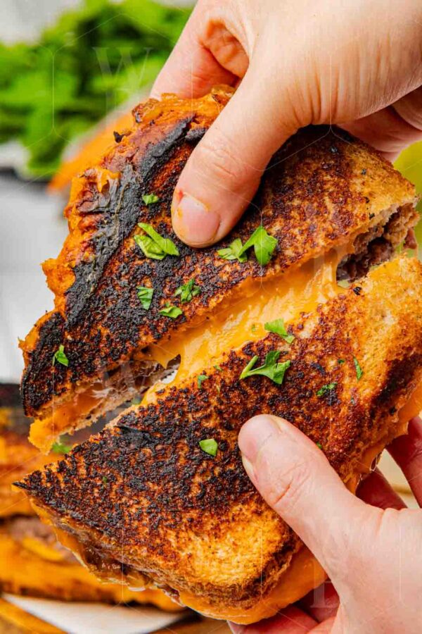 Classic Patty Melt with Caramelized Onions & Thousand Island Sauce - Image 9