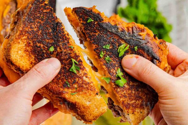 Classic Patty Melt with Caramelized Onions & Thousand Island Sauce - Image 10
