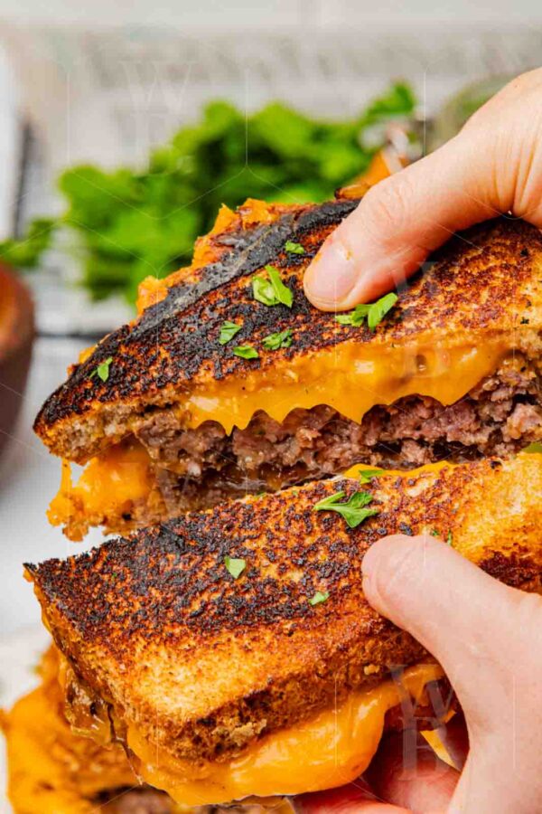 Classic Patty Melt with Caramelized Onions & Thousand Island Sauce - Image 11