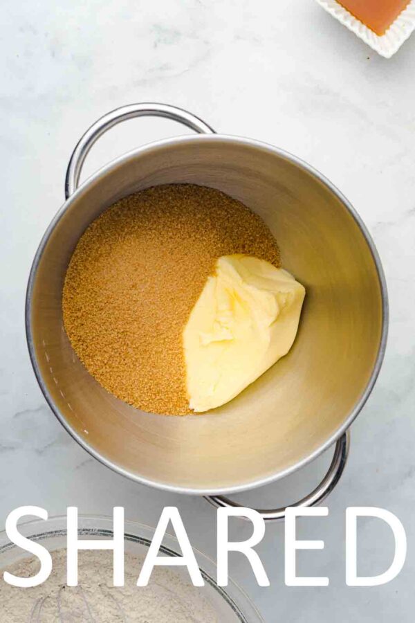 Gingerbread Bundt Cake [Set 2] - Image 32