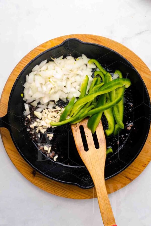 One-Skillet Philly Cheesesteak Pasta - Image 27