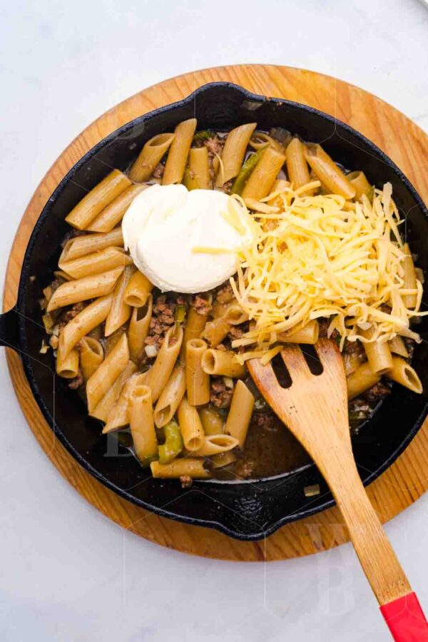 One-Skillet Philly Cheesesteak Pasta - Image 32